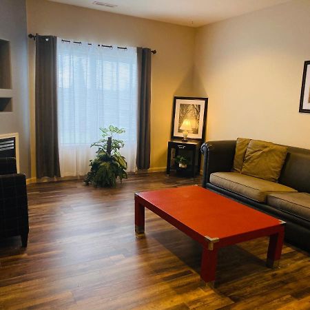 Orca Inn Suites ファーンデール エクステリア 写真