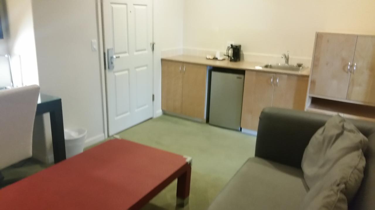Orca Inn Suites ファーンデール エクステリア 写真