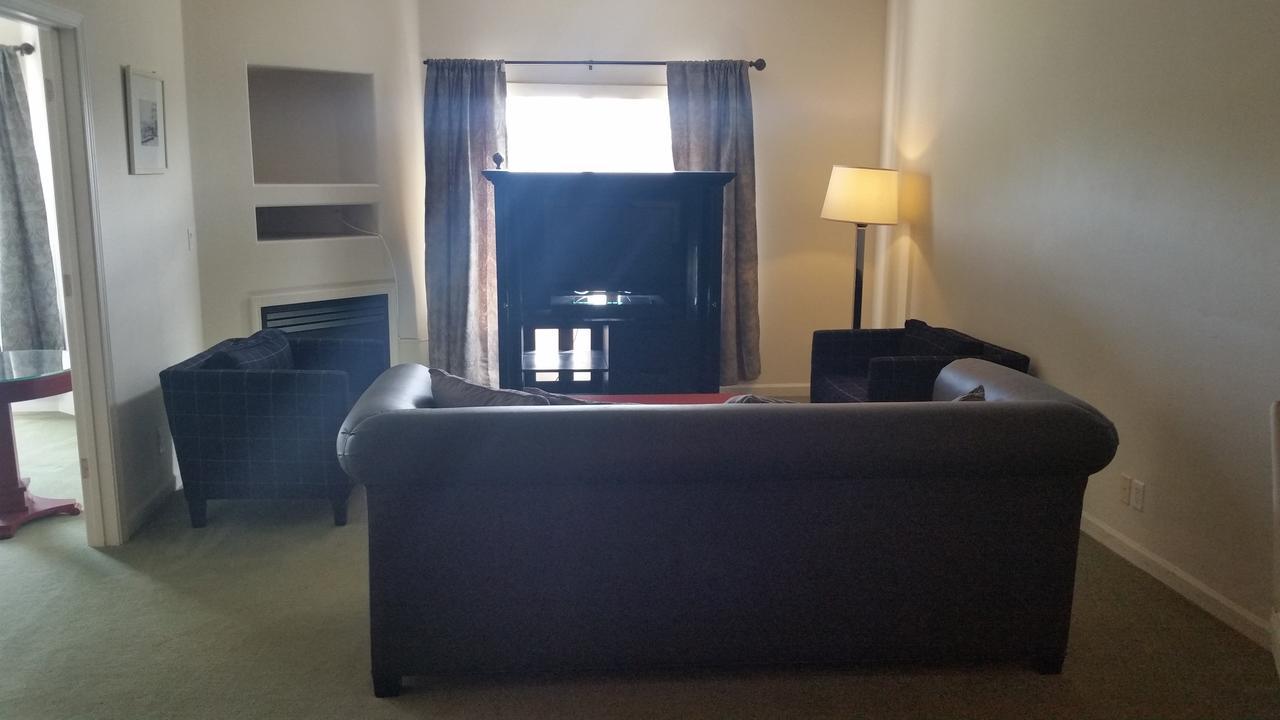 Orca Inn Suites ファーンデール エクステリア 写真