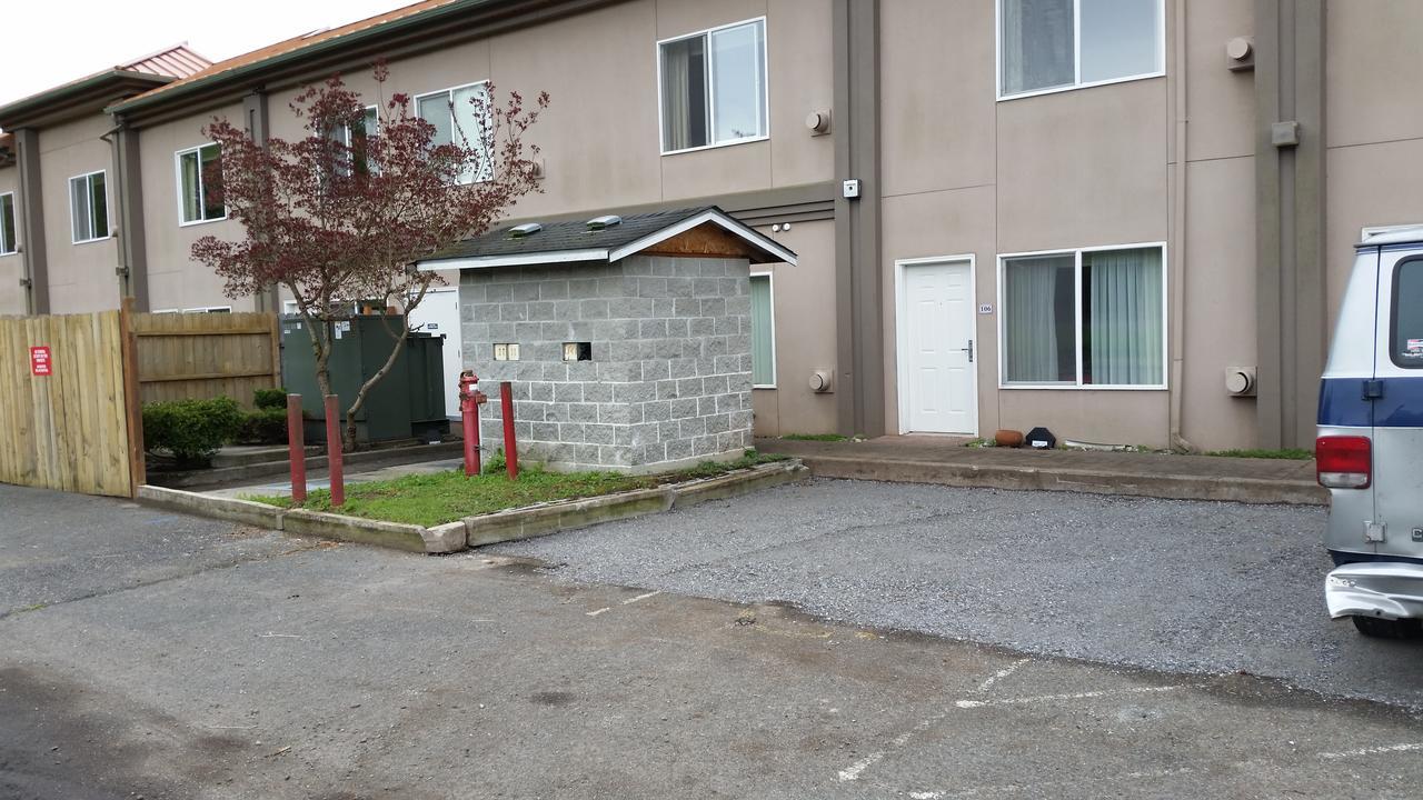 Orca Inn Suites ファーンデール エクステリア 写真