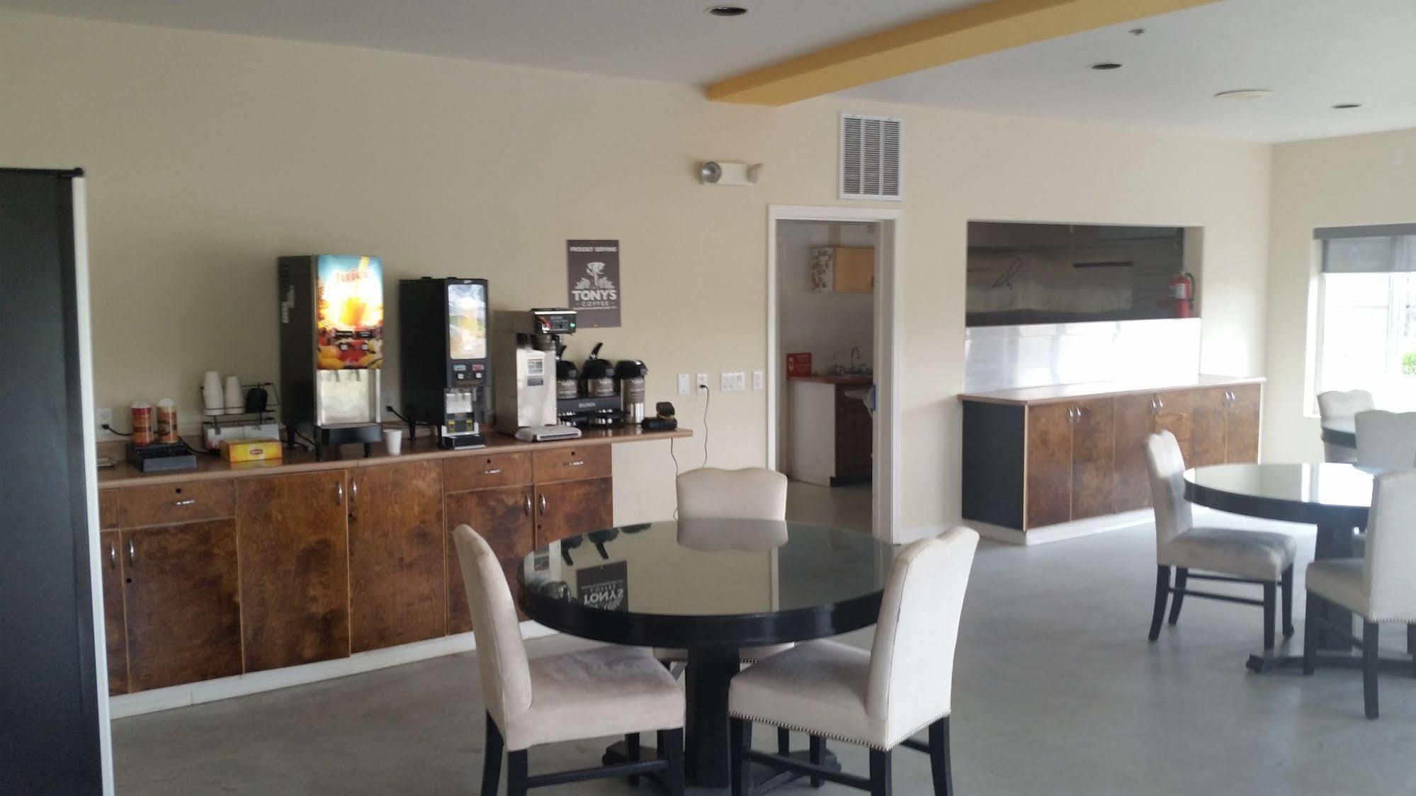 Orca Inn Suites ファーンデール エクステリア 写真