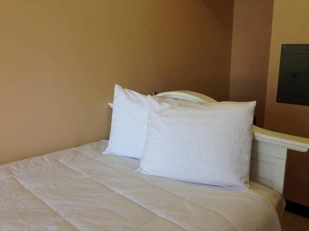 Orca Inn Suites ファーンデール エクステリア 写真