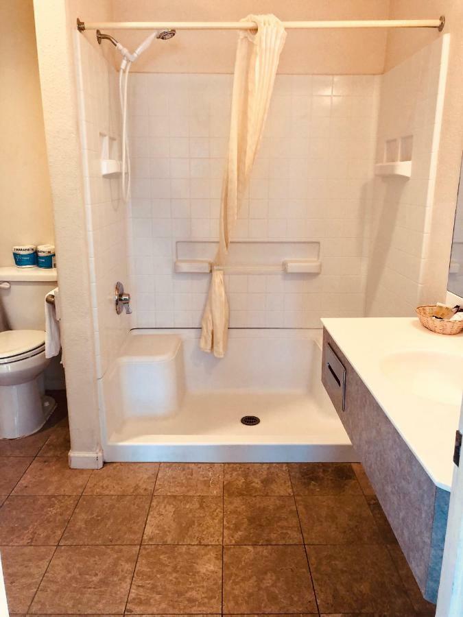 Orca Inn Suites ファーンデール エクステリア 写真