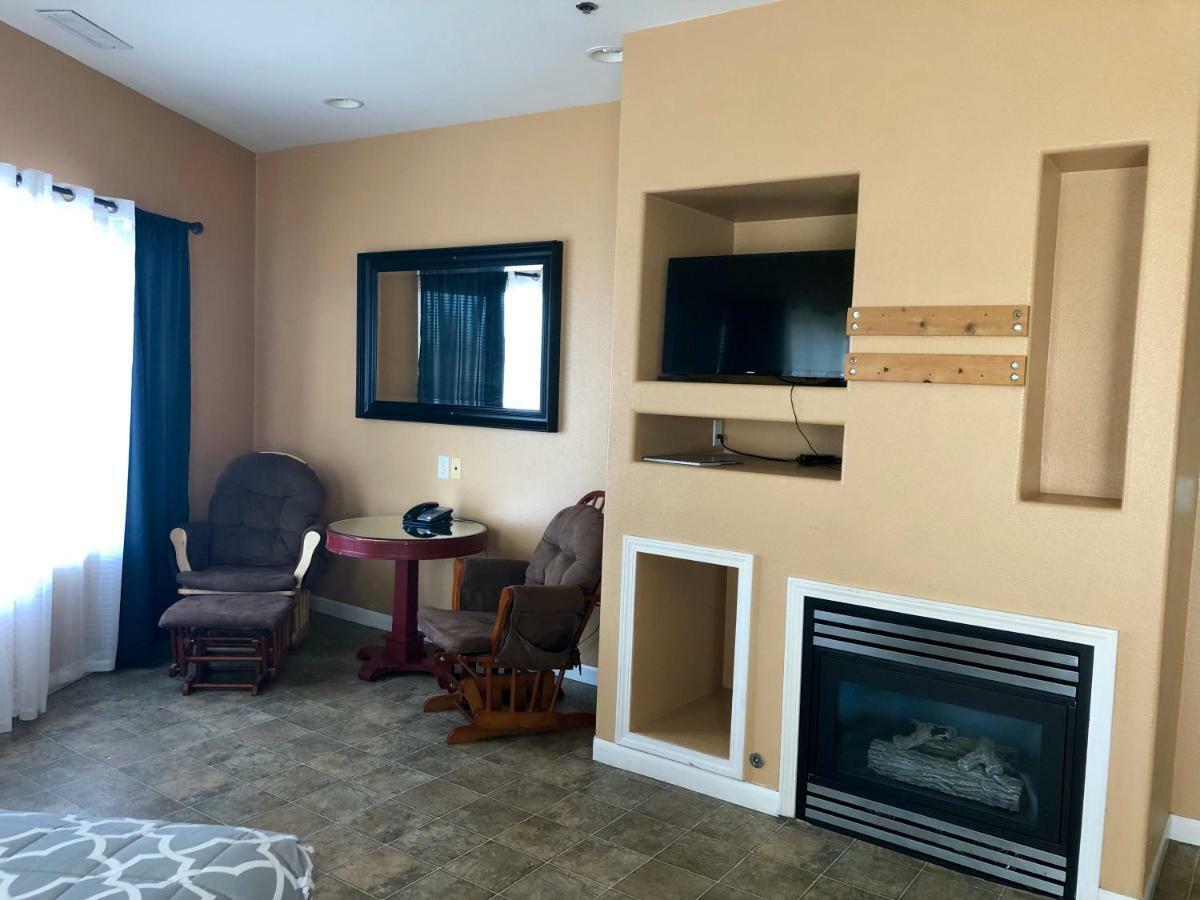 Orca Inn Suites ファーンデール エクステリア 写真